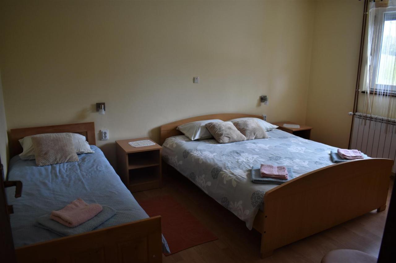 Apartments Sabljak Rakovica Exterior foto