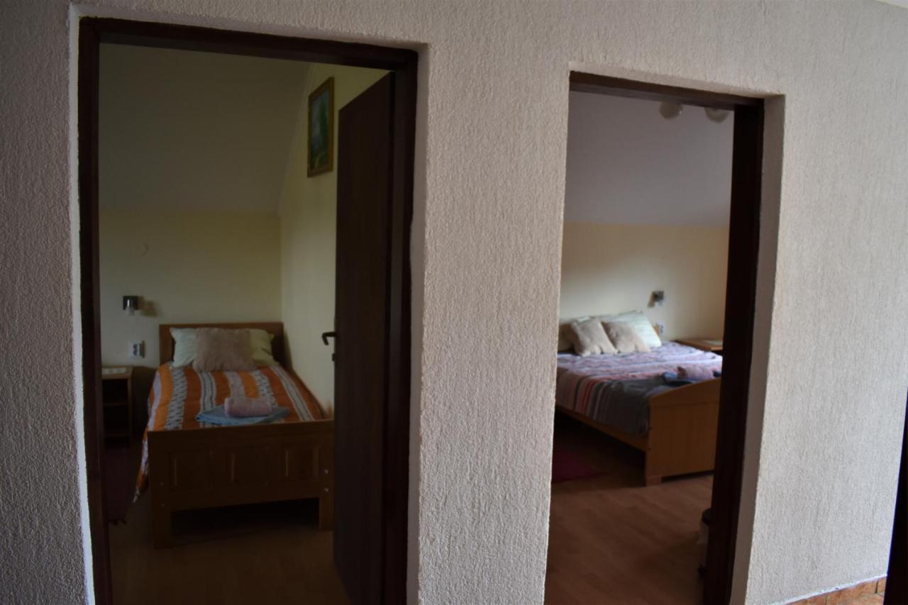 Apartments Sabljak Rakovica Exterior foto