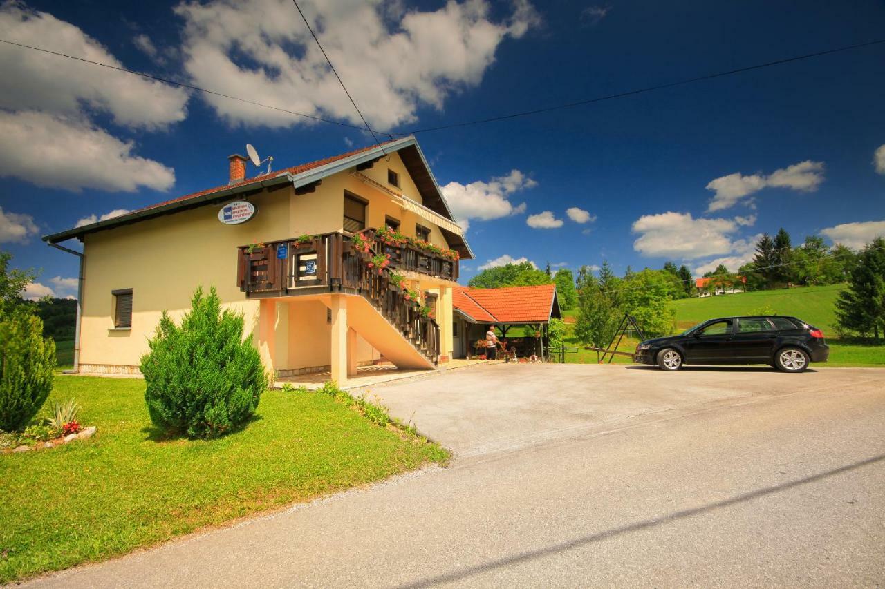 Apartments Sabljak Rakovica Exterior foto
